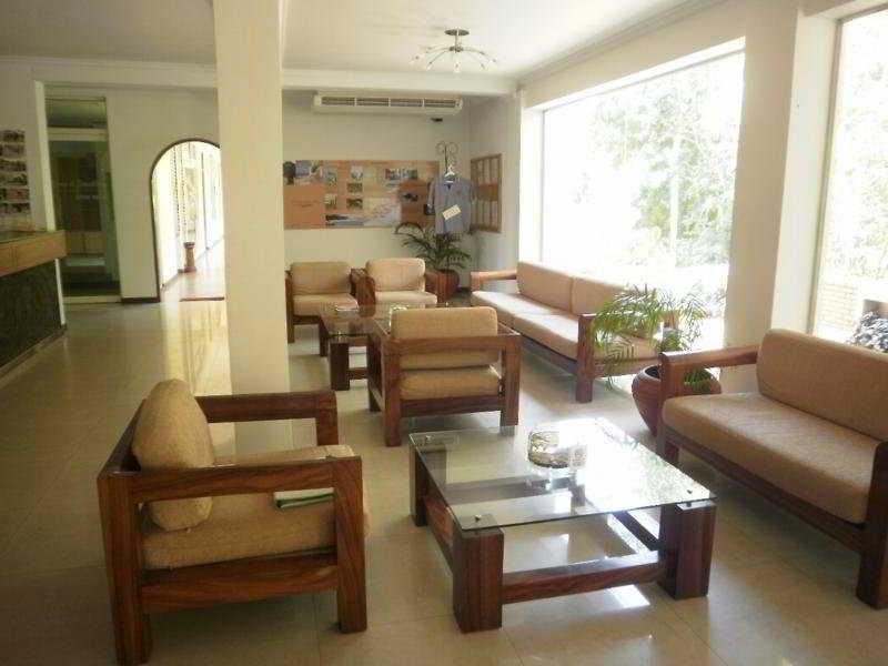 Peacock Beach Hotel Hambantota Exterior foto